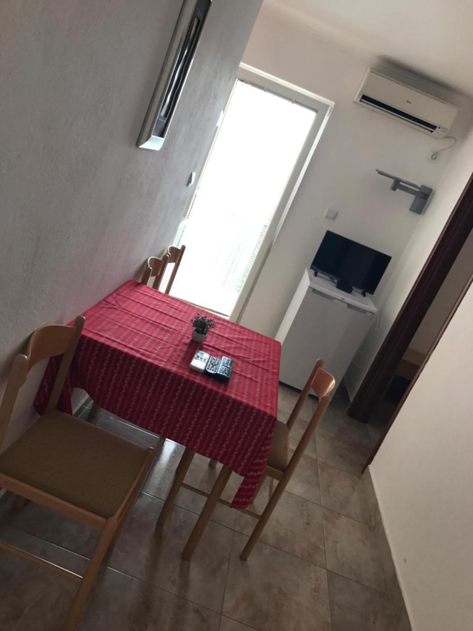 Apartments Pavicevic Тиват Екстер'єр фото
